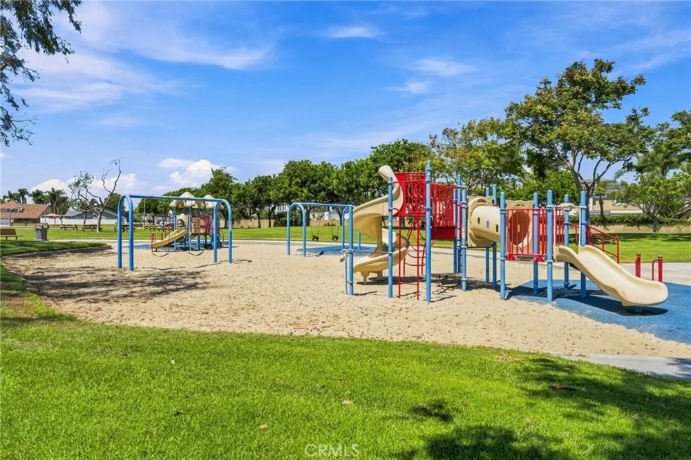 17951 Whitford Lane Huntington Beach, CA 92649