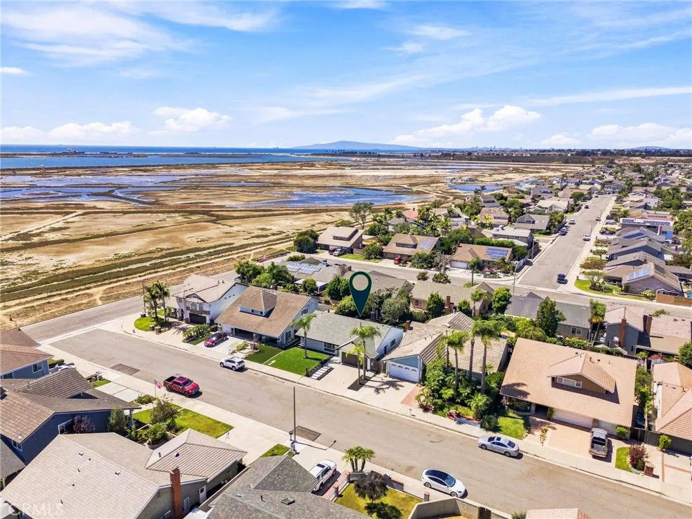 17951 Whitford Lane Huntington Beach, CA 92649