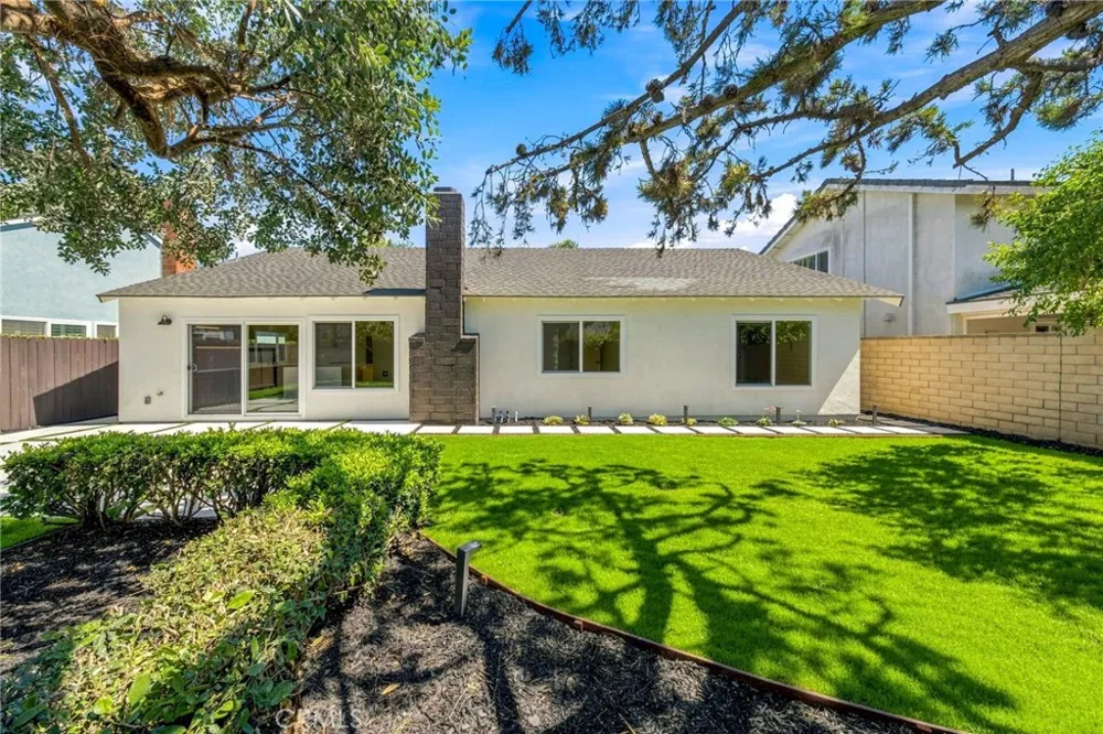 17951 Whitford Lane Huntington Beach, CA 92649