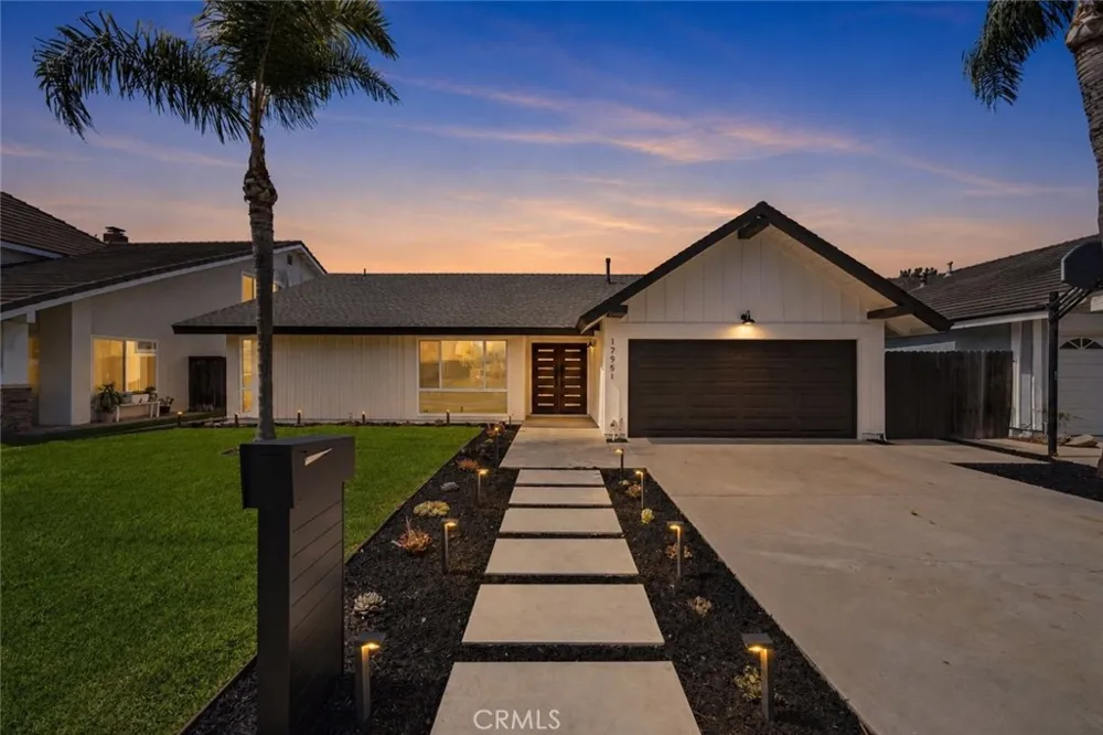 17951 Whitford Lane Huntington Beach, CA 92649