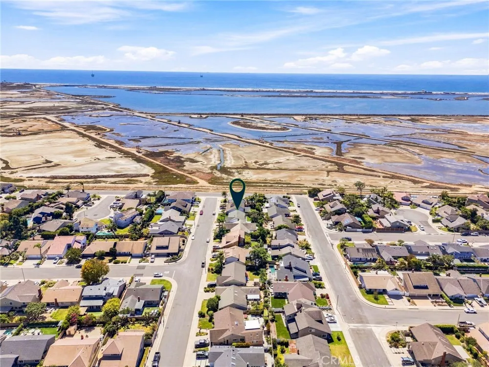 17951 Whitford Lane Huntington Beach, CA 92649