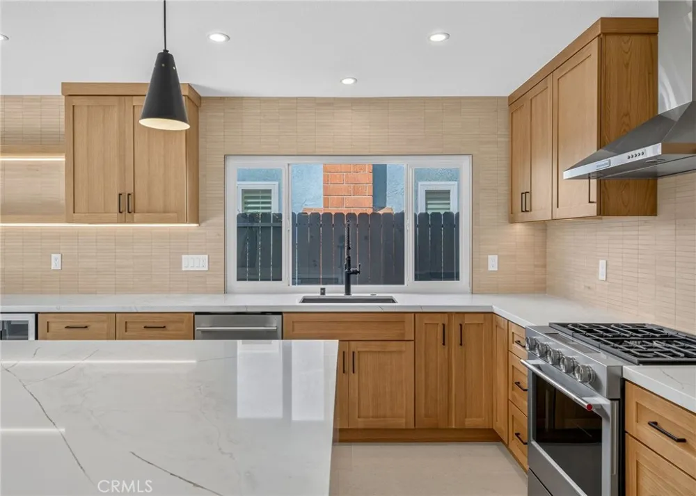 17951 Whitford Lane Huntington Beach, CA 92649