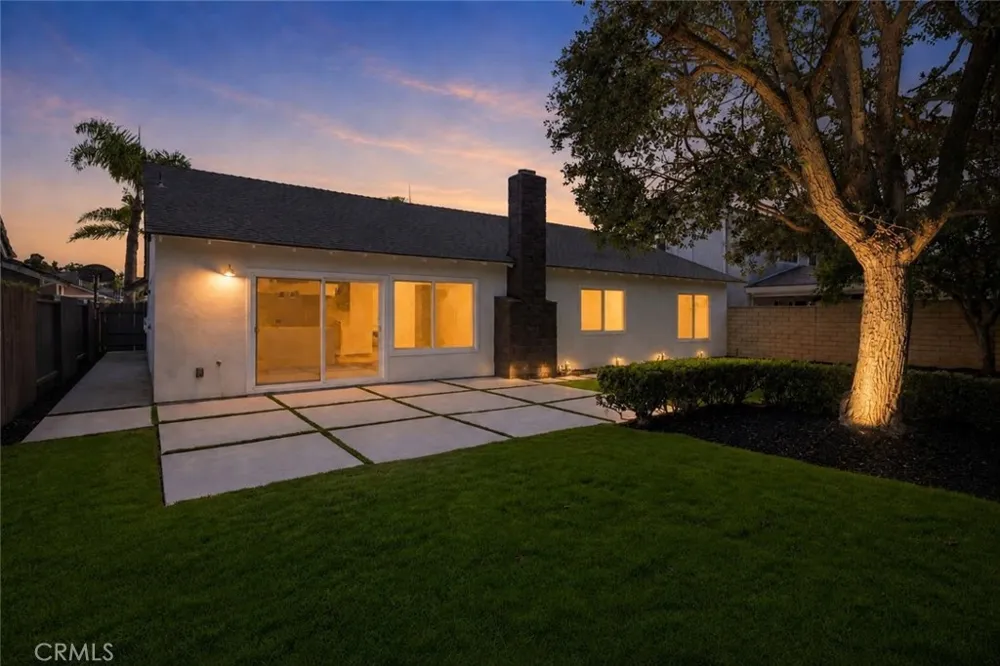 17951 Whitford Lane Huntington Beach, CA 92649