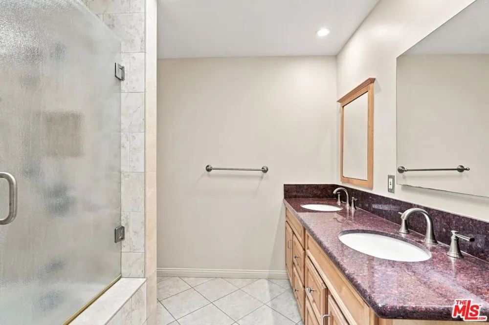 8845 Glider Avenue Los Angeles, CA 90045