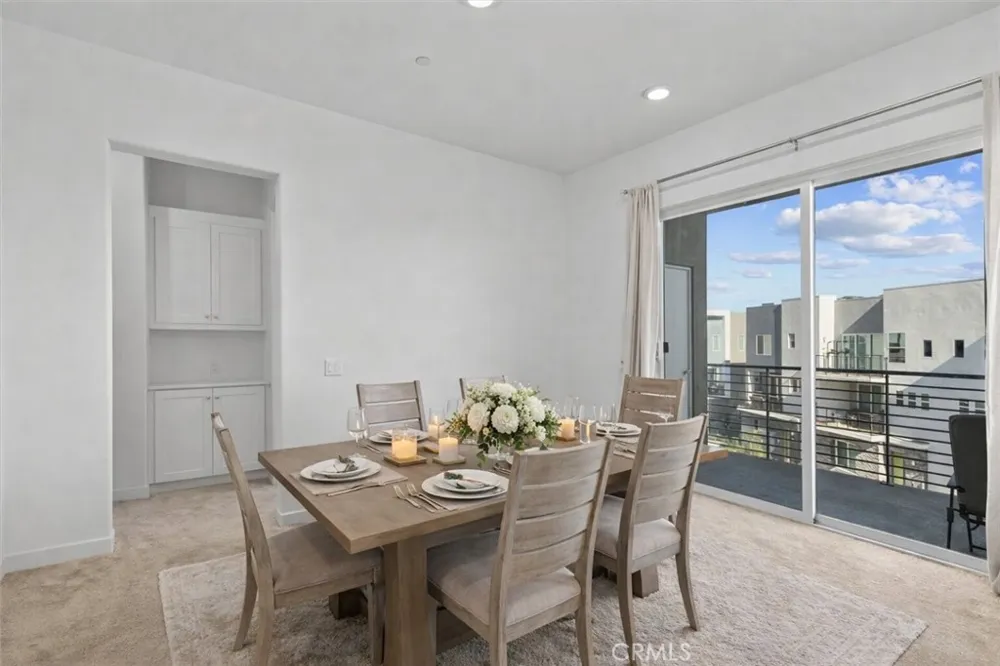 27410 Merlin Place #305 Valencia, CA 91381