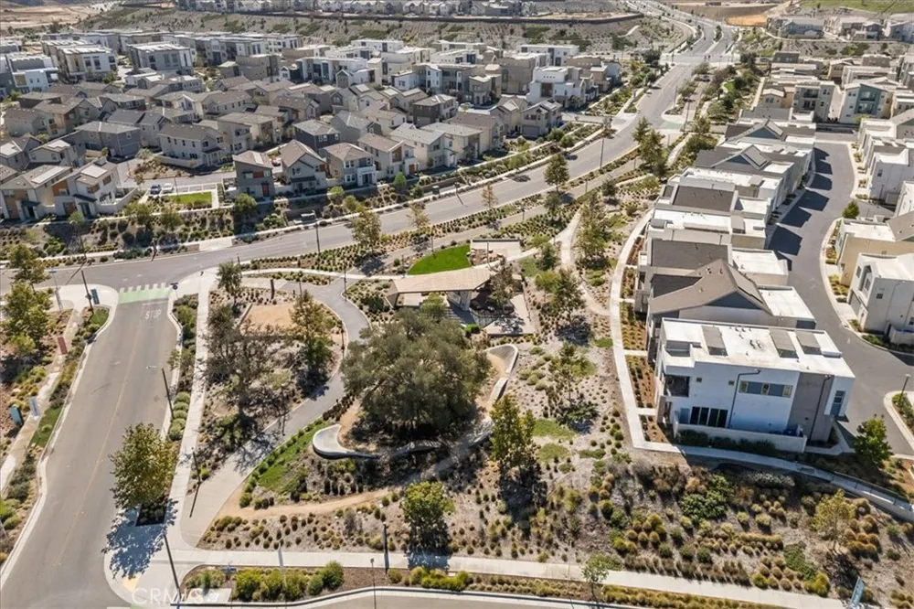 27410 Merlin Place #305 Valencia, CA 91381