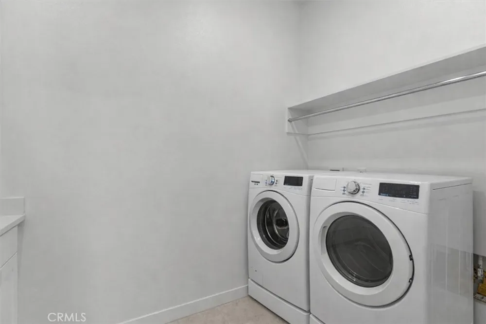 27410 Merlin Place #305 Valencia, CA 91381