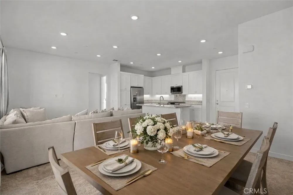 27410 Merlin Place #305 Valencia, CA 91381