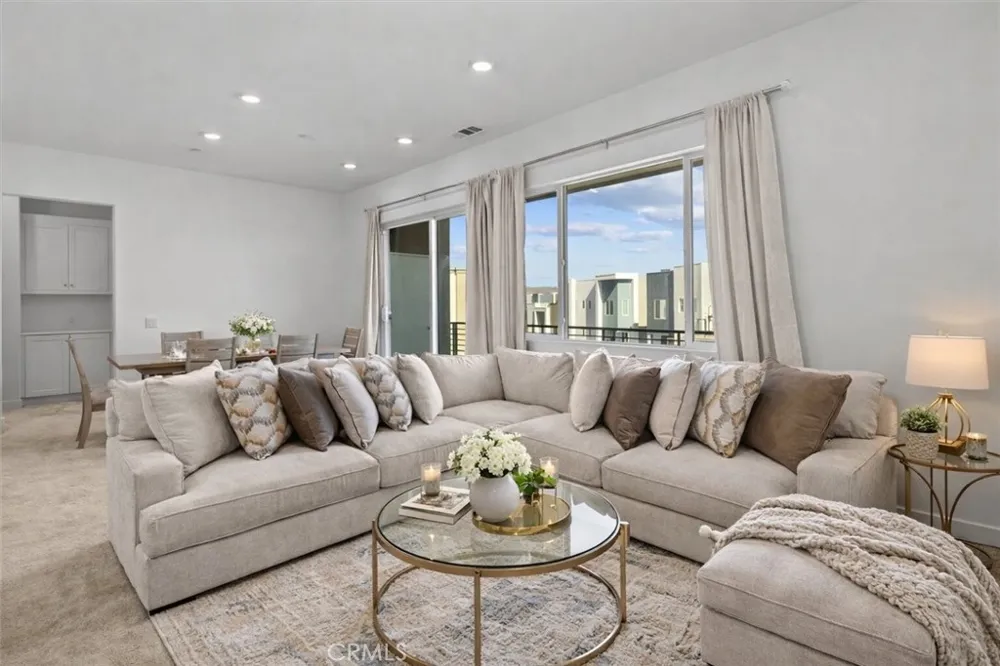 27410 Merlin Place #305 Valencia, CA 91381
