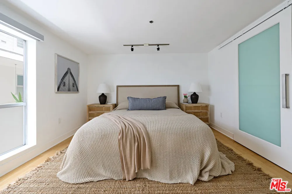 13326 Beach Avenue #105 Marina del Rey, CA 90292