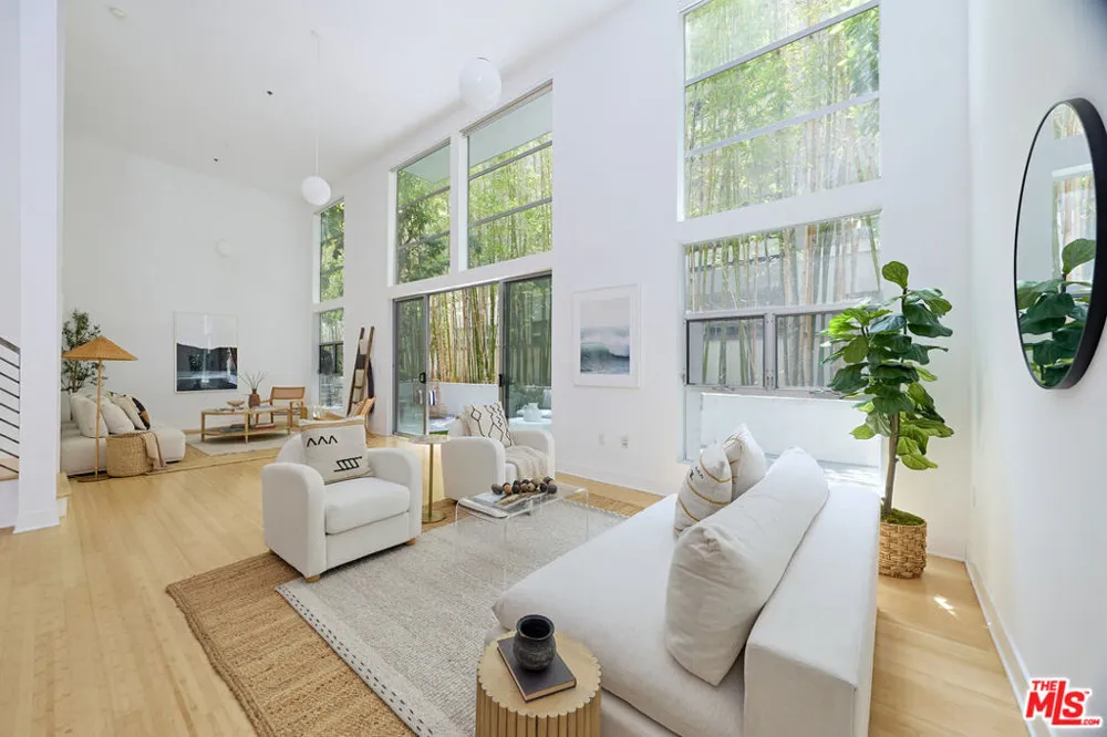 13326 Beach Avenue #105 Marina del Rey, CA 90292
