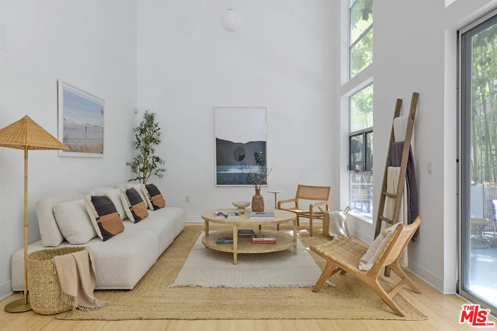 13326 Beach Avenue #105 Marina del Rey, CA 90292