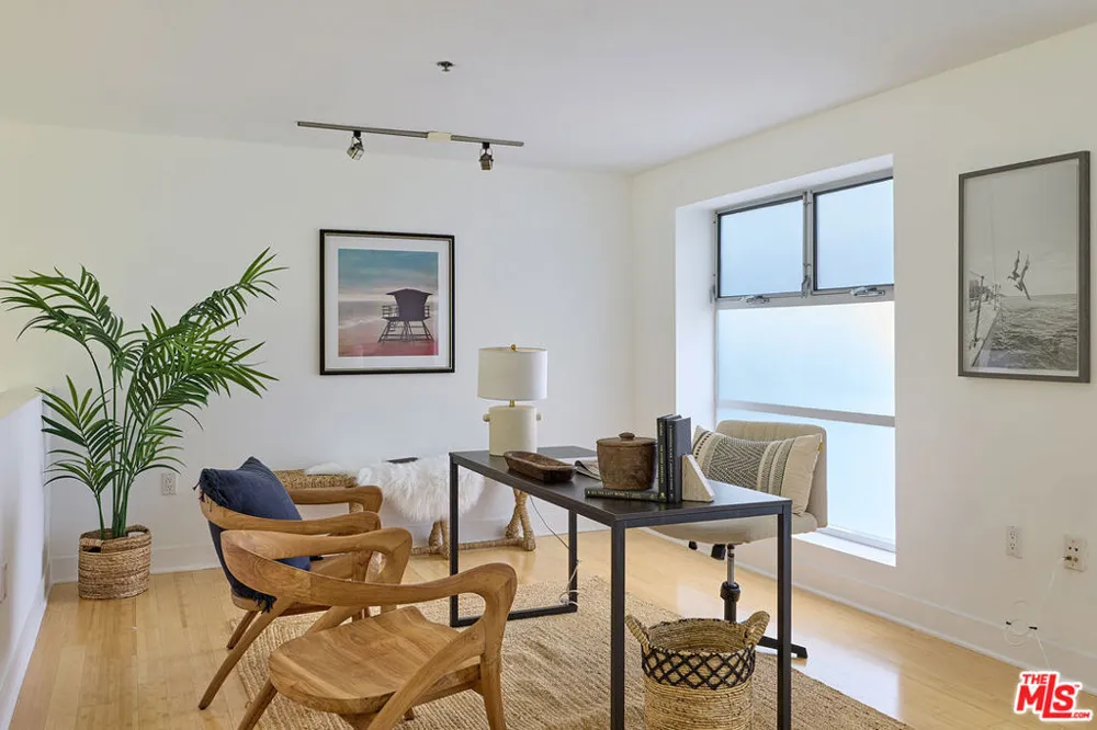 13326 Beach Avenue #105 Marina del Rey, CA 90292