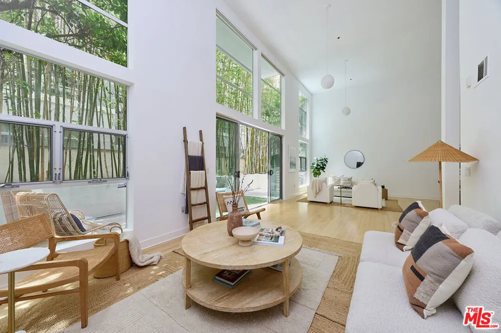 13326 Beach Avenue #105 Marina del Rey, CA 90292