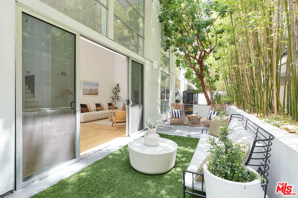 13326 Beach Avenue #105 Marina del Rey, CA 90292