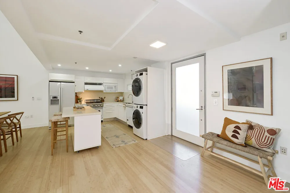 13326 Beach Avenue #105 Marina del Rey, CA 90292