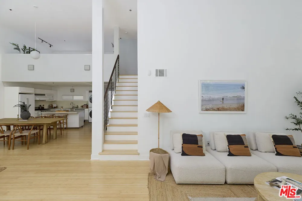 13326 Beach Avenue #105 Marina del Rey, CA 90292