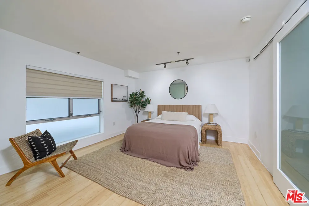 13326 Beach Avenue #105 Marina del Rey, CA 90292