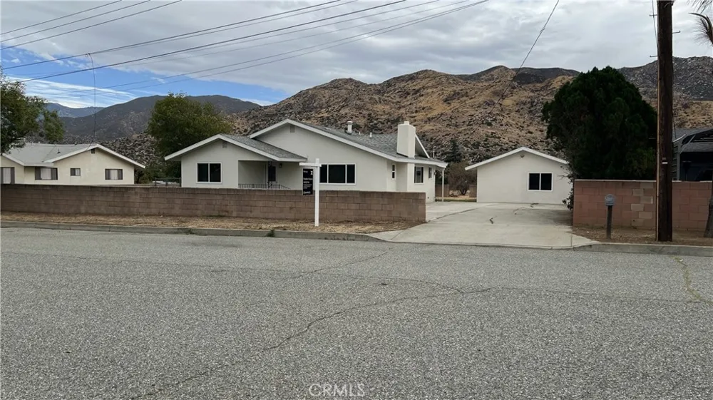 488 E Victory Avenue Banning, CA 92220