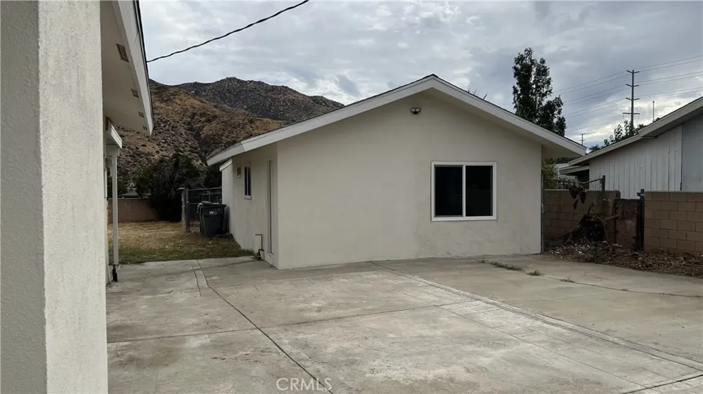 488 E Victory Avenue Banning, CA 92220