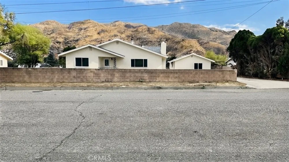 488 E Victory Avenue Banning, CA 92220