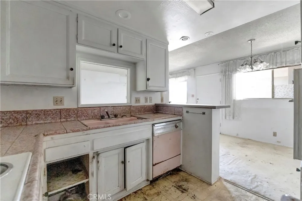 14919 S Normandie #27 Gardena, CA 90247