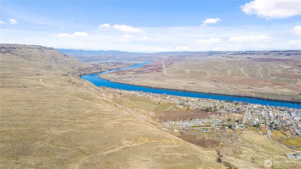 175 Morris Lane Bridgeport, WA 98813