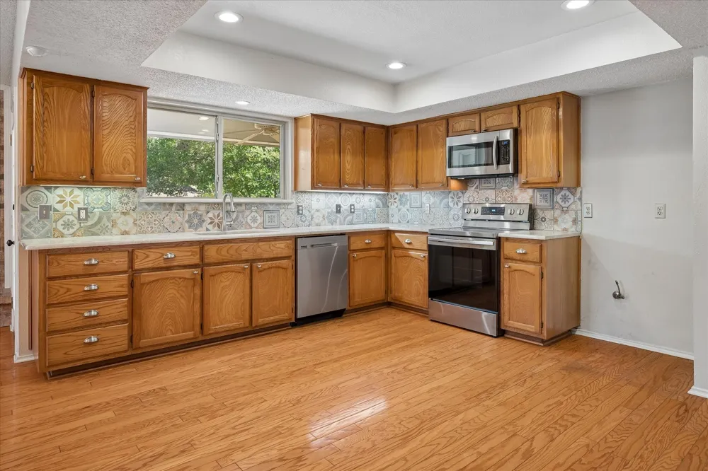 5516 Valparaiso Trail Arlington, TX 76017
