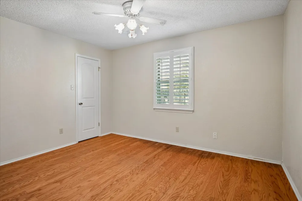 5516 Valparaiso Trail Arlington, TX 76017