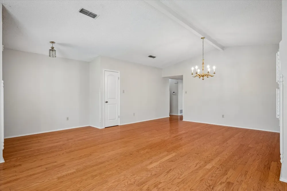 5516 Valparaiso Trail Arlington, TX 76017