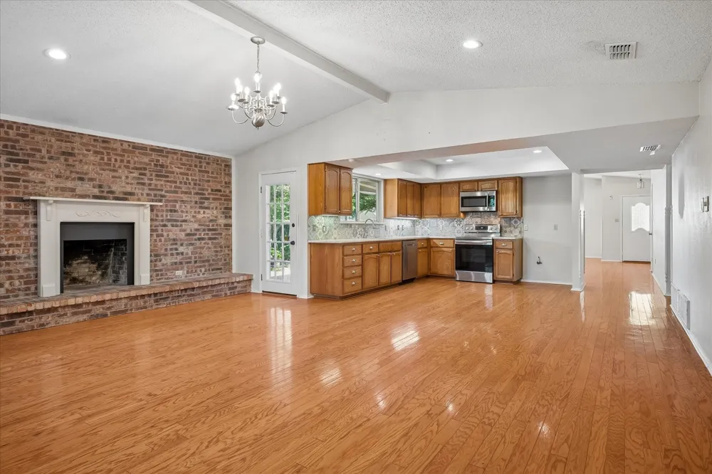 5516 Valparaiso Trail Arlington, TX 76017