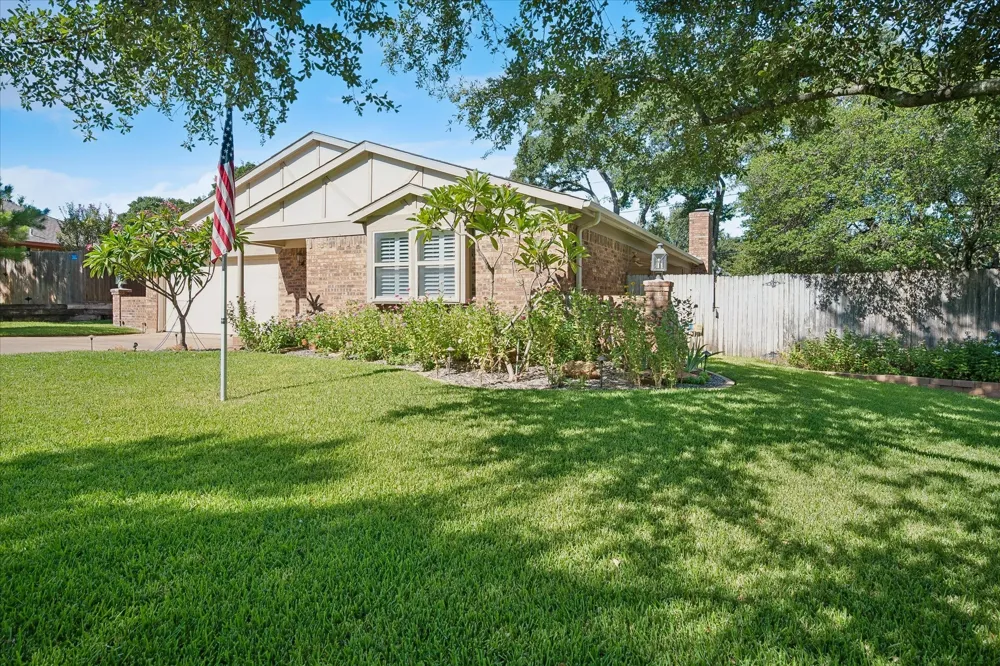 5516 Valparaiso Trail Arlington, TX 76017