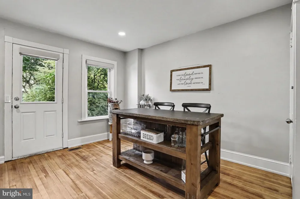 542 REYNOLDS Lancaster, PA 17602