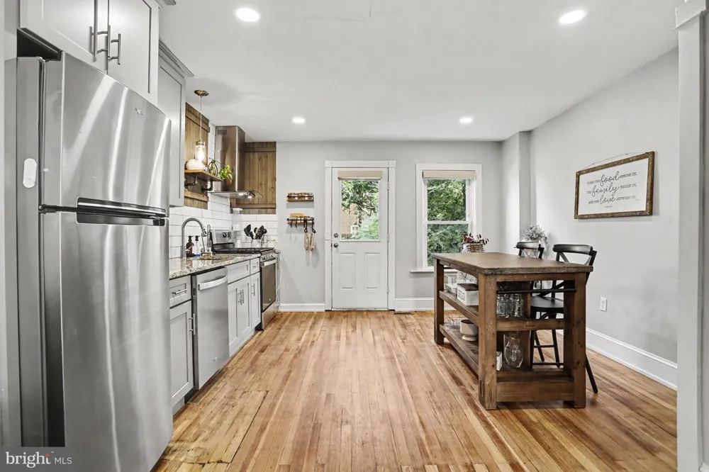 542 REYNOLDS Lancaster, PA 17602