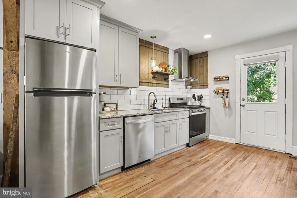 542 REYNOLDS Lancaster, PA 17602