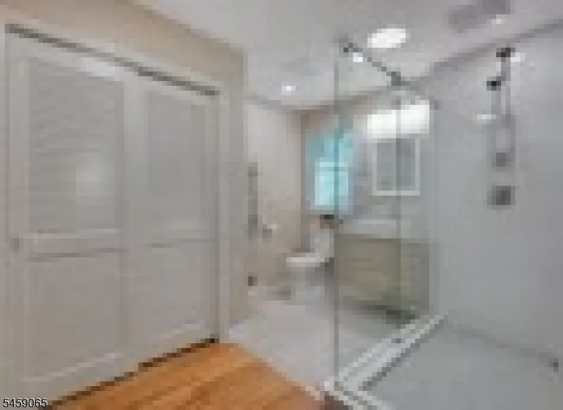 47 Long Ridge Rd Parsippany-Troy Hills, NJ 07869