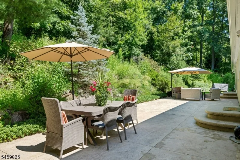 47 Long Ridge Rd Parsippany-Troy Hills, NJ 07869
