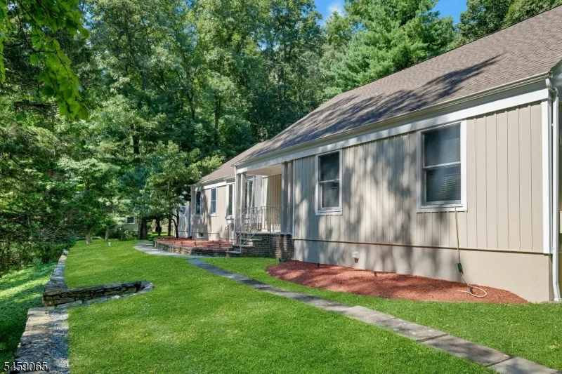 47 Long Ridge Rd Parsippany-Troy Hills, NJ 07869