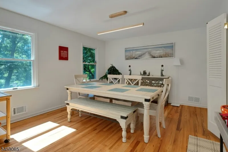 47 Long Ridge Rd Parsippany-Troy Hills, NJ 07869