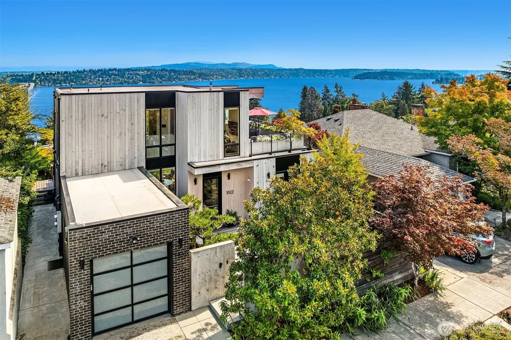 1512 32nd Avenue S Seattle, WA 98144