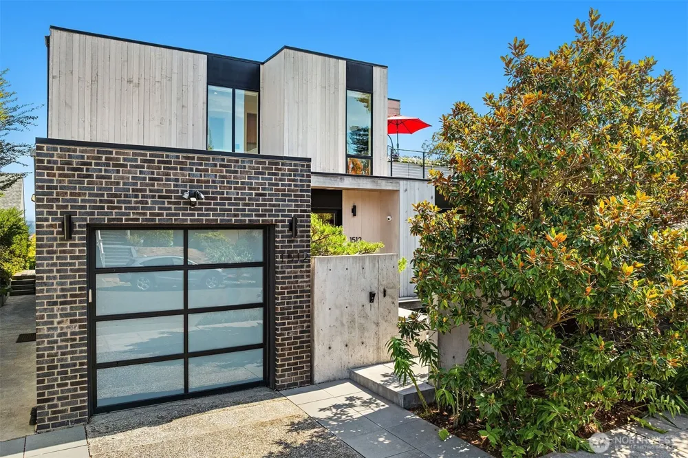 1512 32nd Avenue S Seattle, WA 98144
