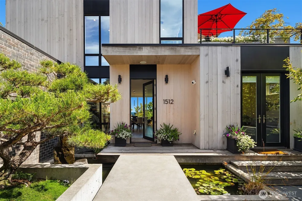 1512 32nd Avenue S Seattle, WA 98144
