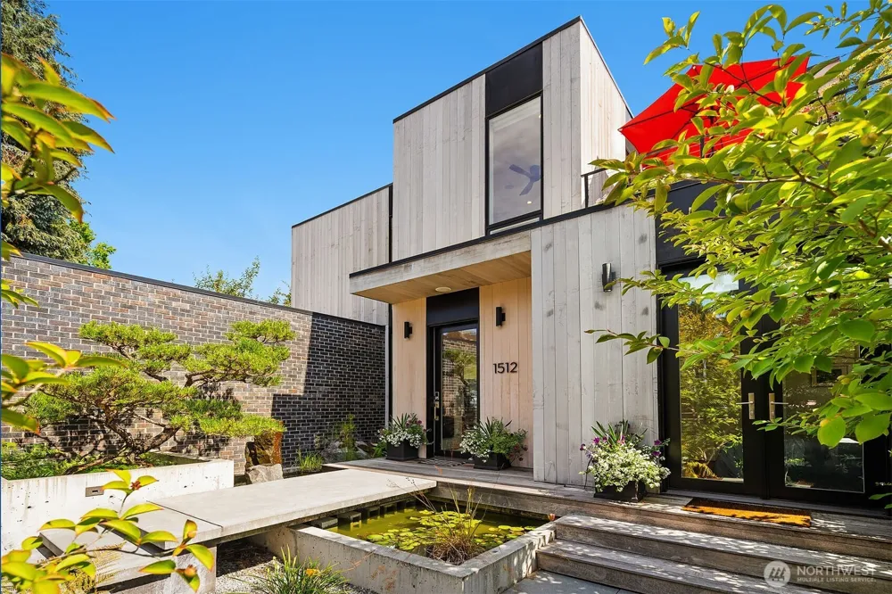 1512 32nd Avenue S Seattle, WA 98144