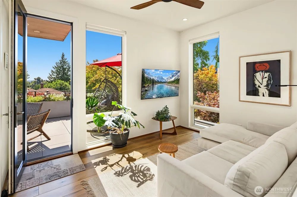 1512 32nd Avenue S Seattle, WA 98144