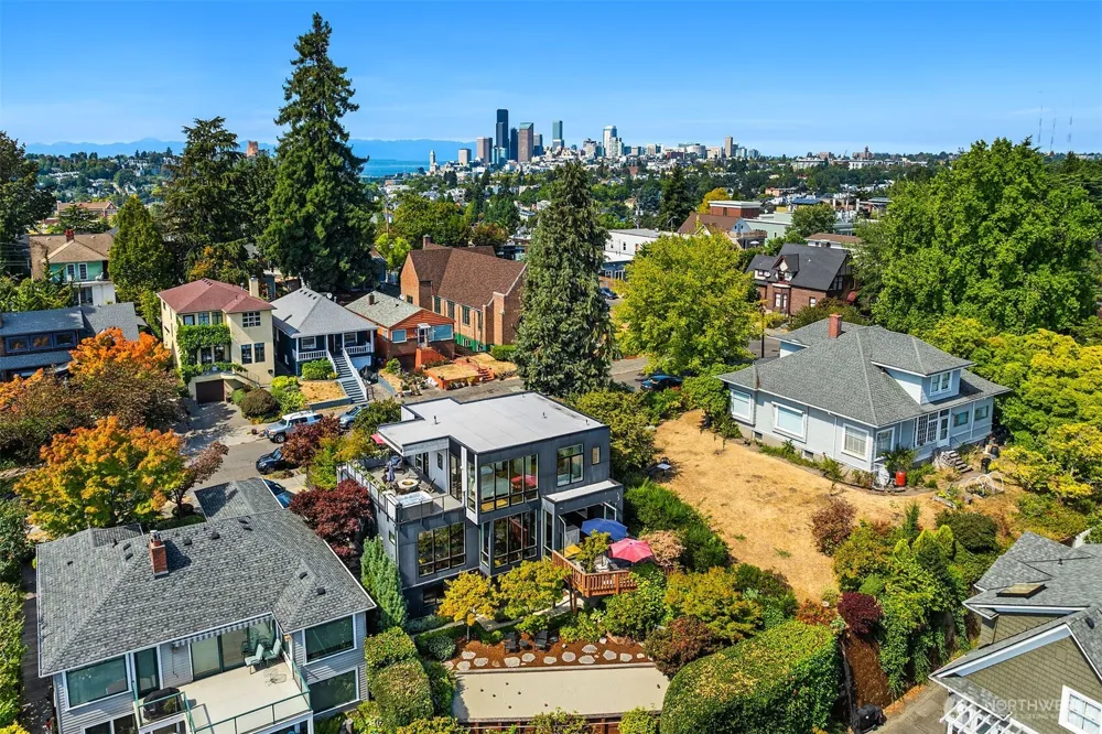 1512 32nd Avenue S Seattle, WA 98144