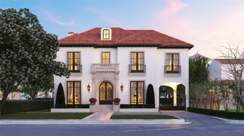 4312 Fairfax Avenue