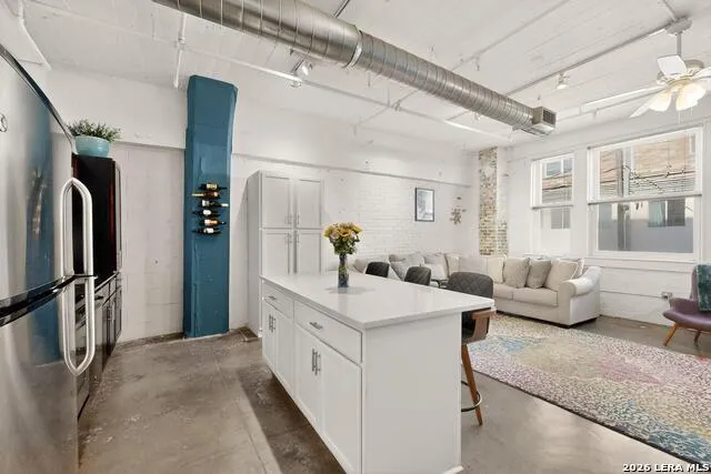 1401 S FLORES ST #APT 109 San Antonio, TX 78204