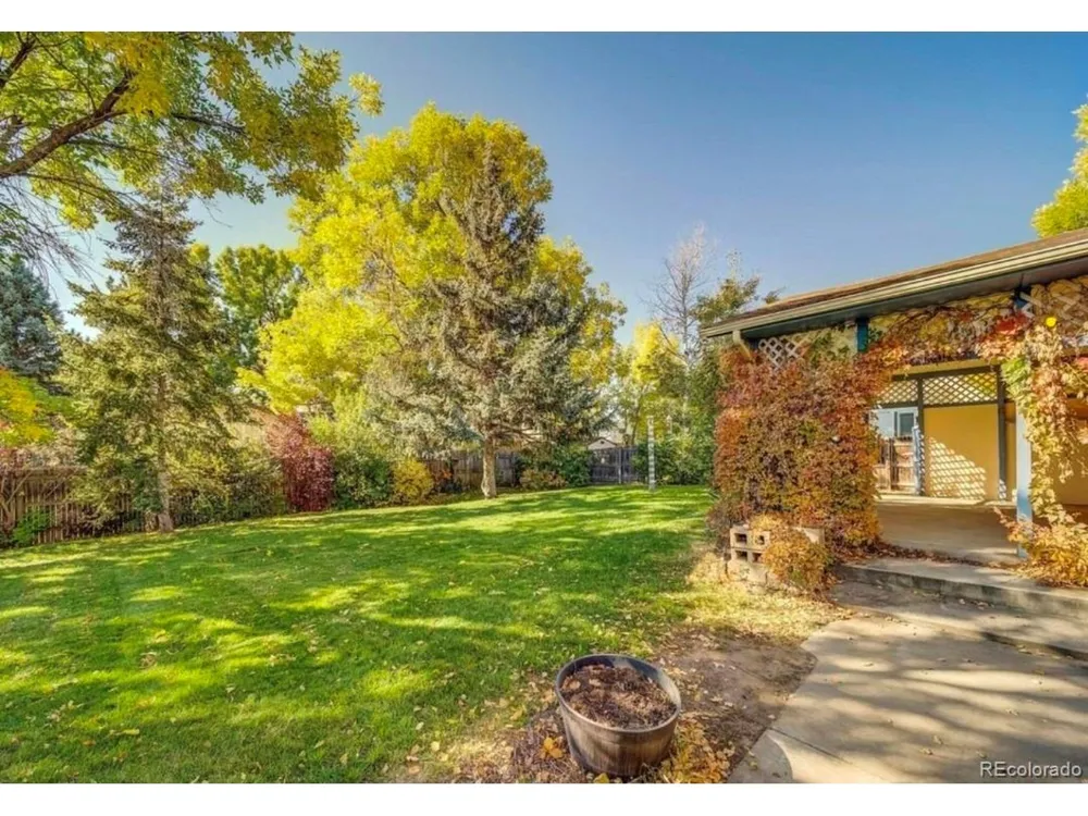 8301 Chase Drive Arvada, CO 80003