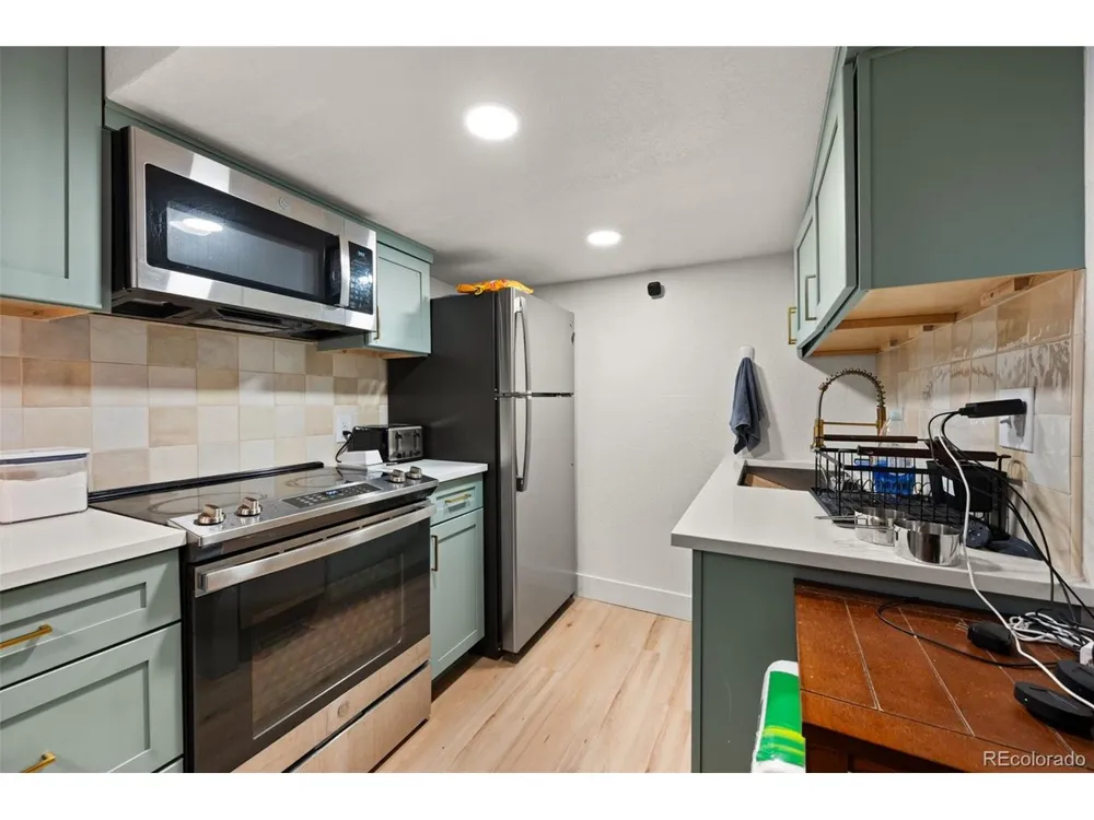 8301 Chase Drive Arvada, CO 80003