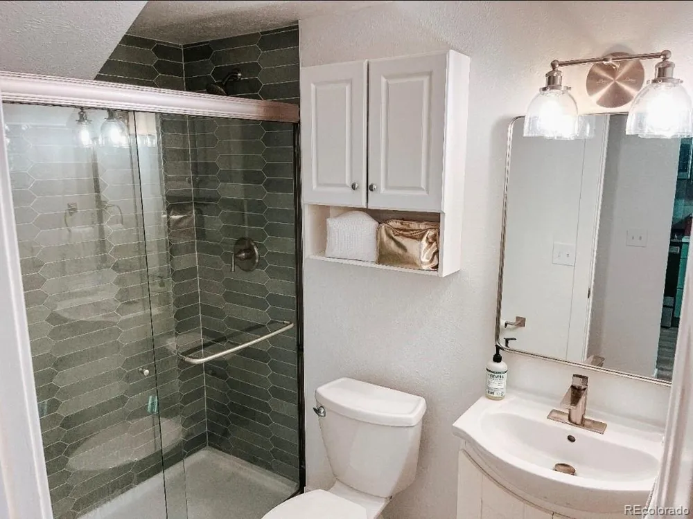 8301 Chase Drive Arvada, CO 80003